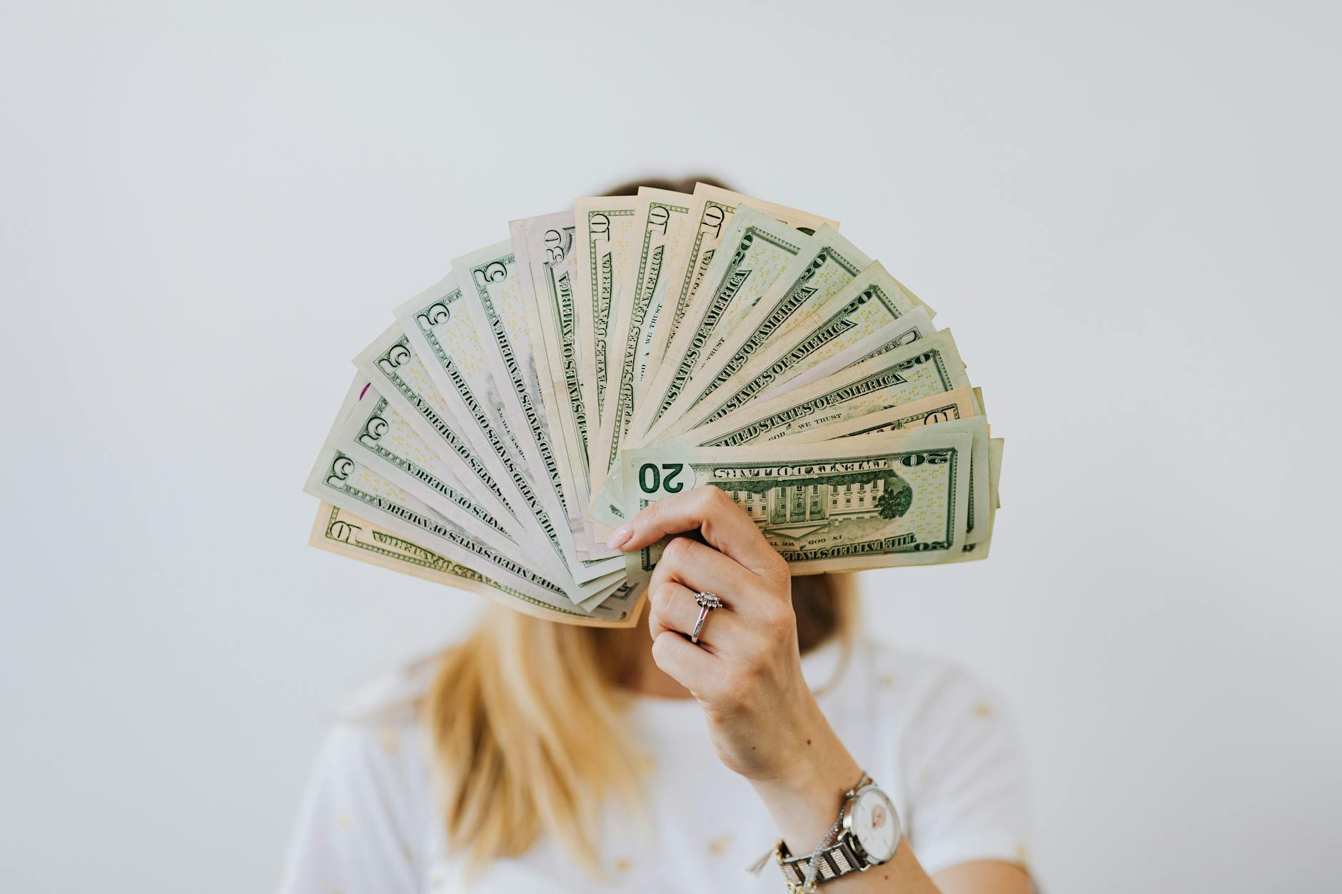Best High-Yield Business Checking Accounts in 2026: Earn 4-5% on Operating Cash