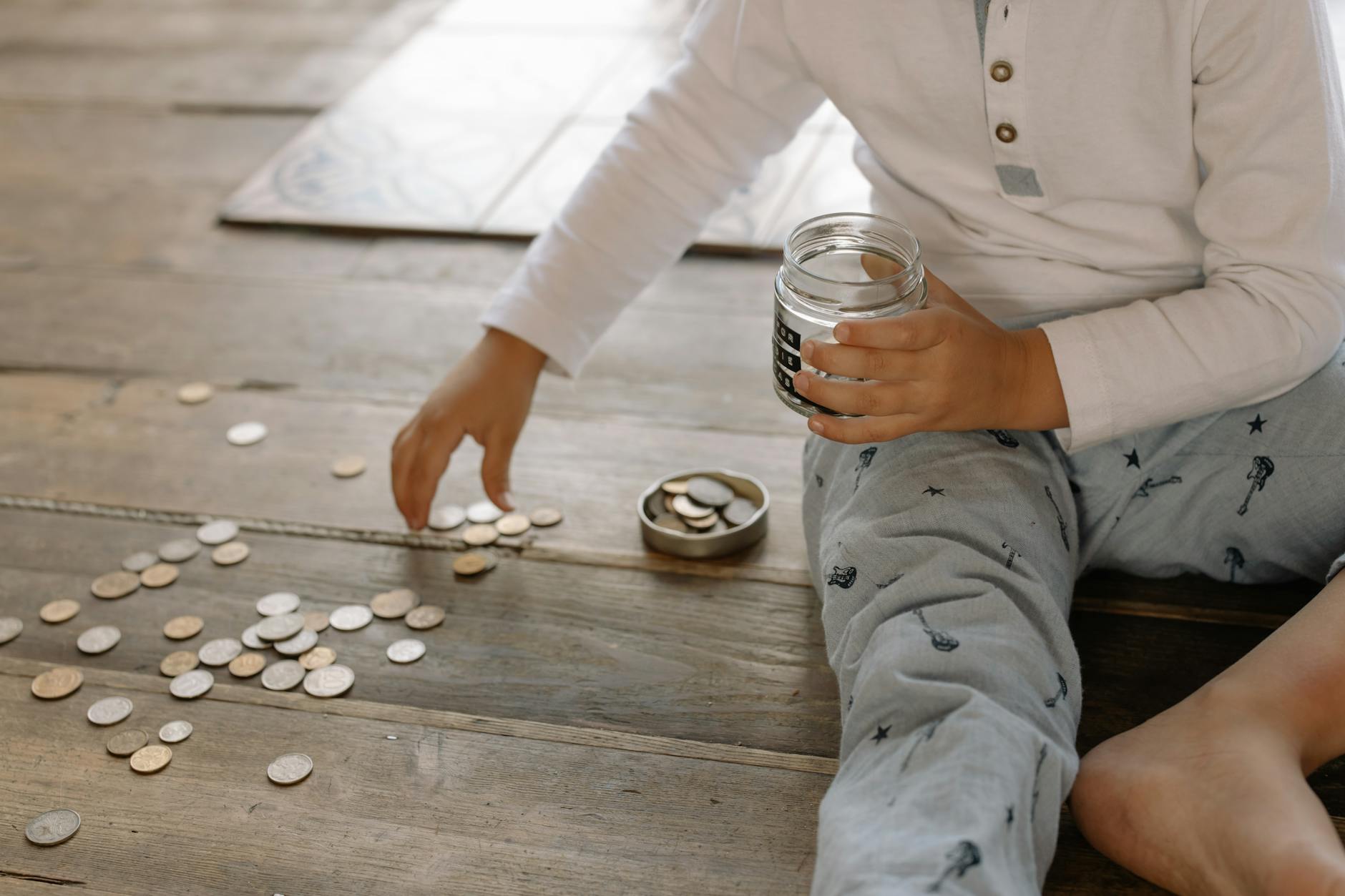 How to Build a 6-Month Emergency Fund on a Tight Budget in 2026