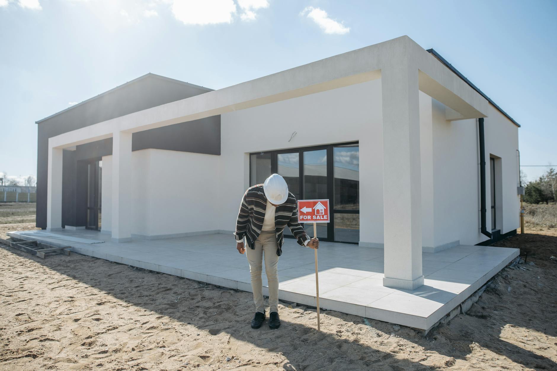 Real Estate Crowdfunding vs. REITs in 2026: Which Builds More Wealth?