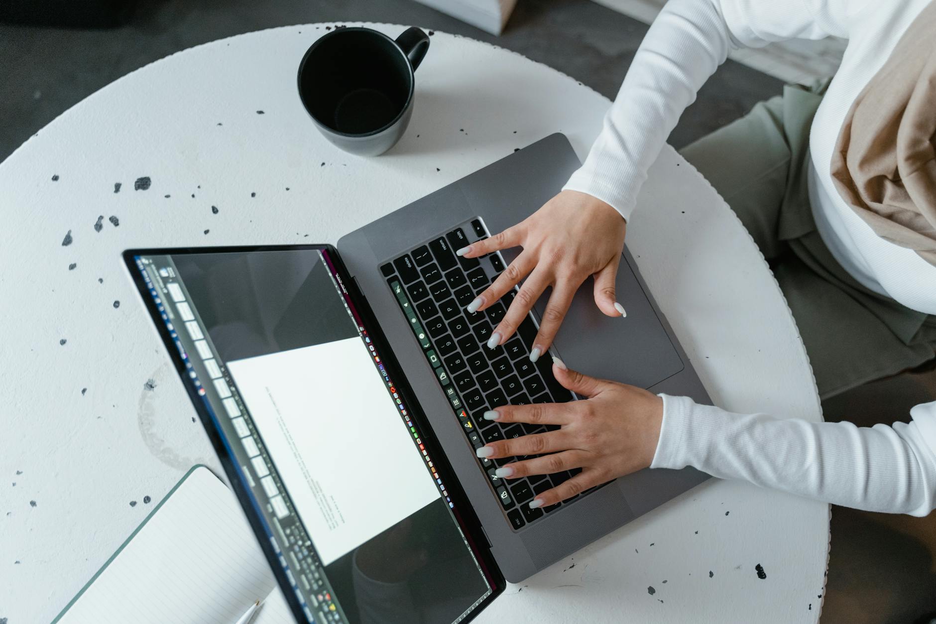 Side Hustle to Full-Time Income: Financial Planning for the Transition in 2026