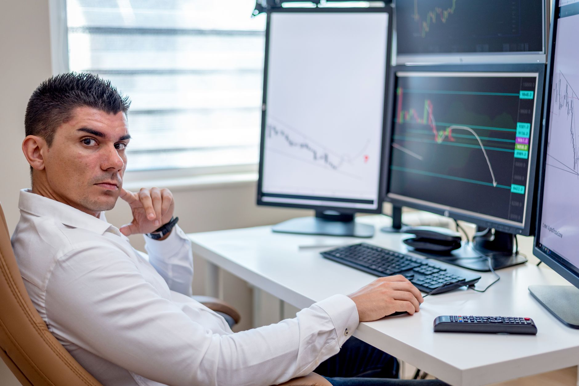 Top 5 Dividend ETFs Compared: Yield, Expenses, and Holdings