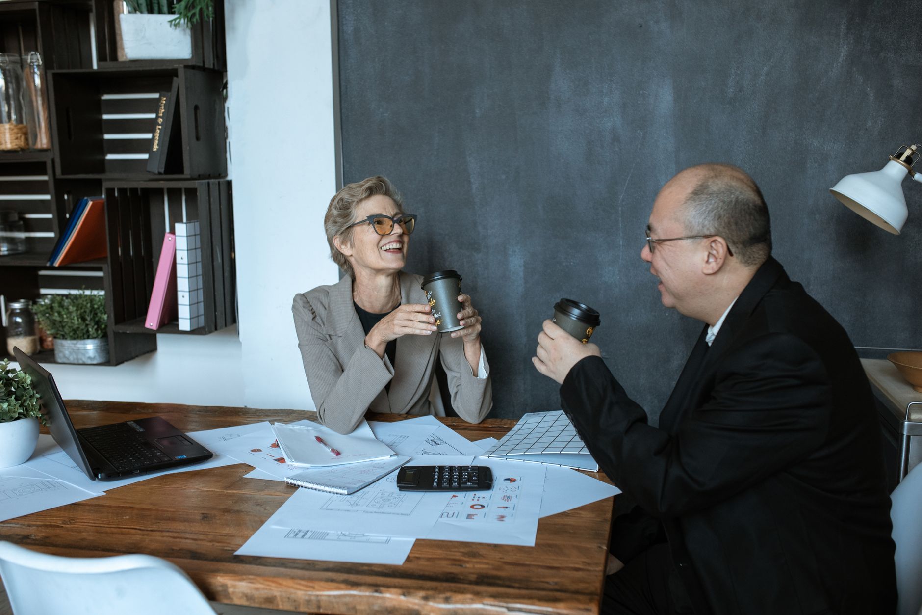 The Optimal Contribution Order for Building Wealth