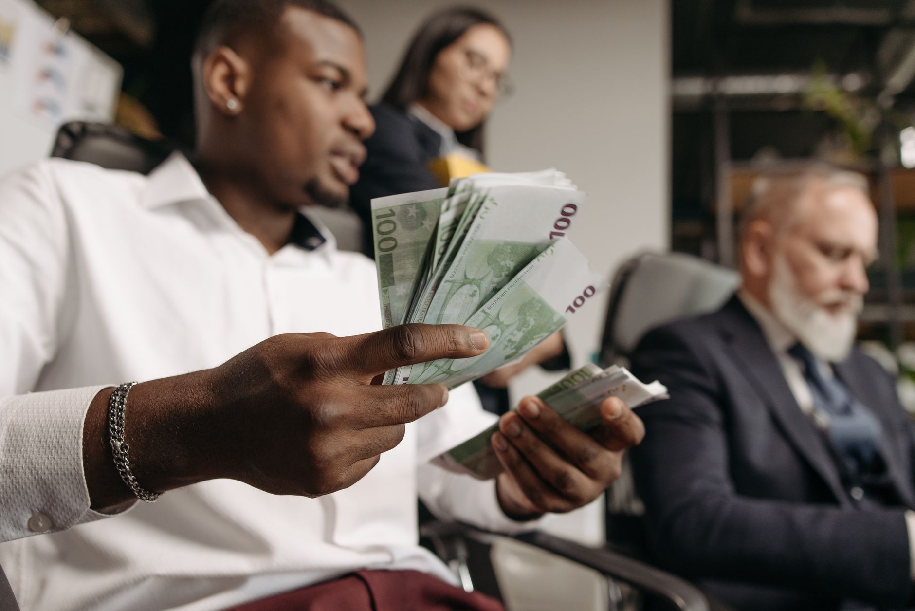 Fee-Only vs Commission-Based: What You'll Actually Pay in 2026